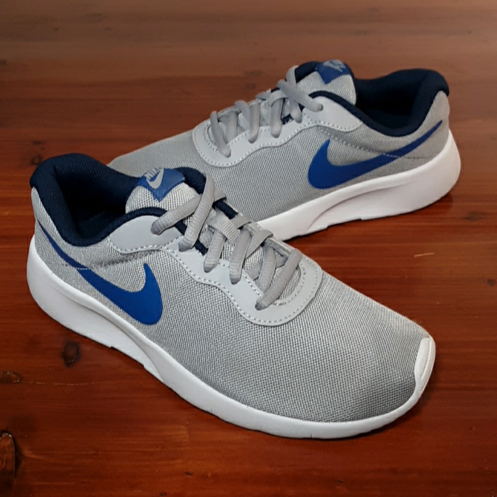 ***Sold***Nike Tanjun Running Sneaker Kids - Picture 5 of 8